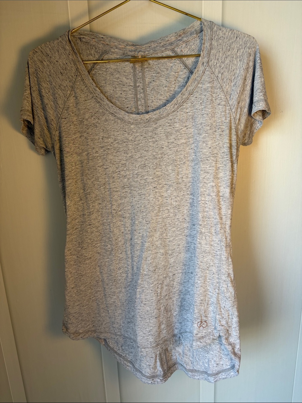 CALIA by Carrie Underwood Heather Gray Scoop Neck Short Sleeve Tee
